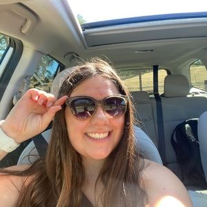 Meet your Posher, Macy